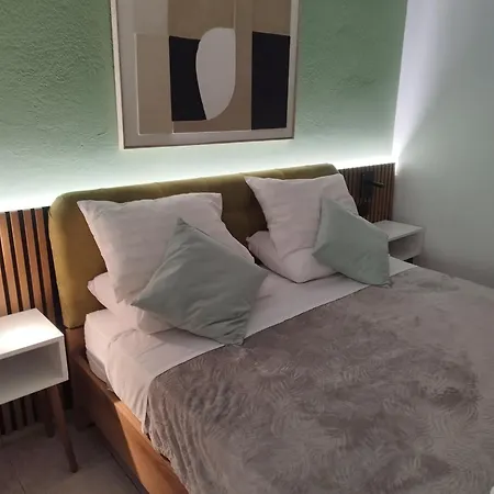 Lejlighed Milka Mparmpati
